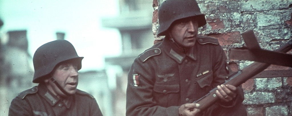 Dos soldados de la Legión de Voluntarios Franceses en Rusia.