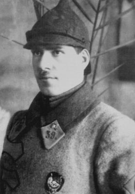 Un joven Zhukov con el uniforme de caballería del Ejército Rojo en la Guerra Civil Rusa.