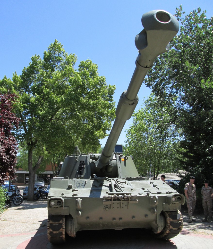 15. Siglo XXI. Artillería autopropulsada Pizarro del Ejército Español
