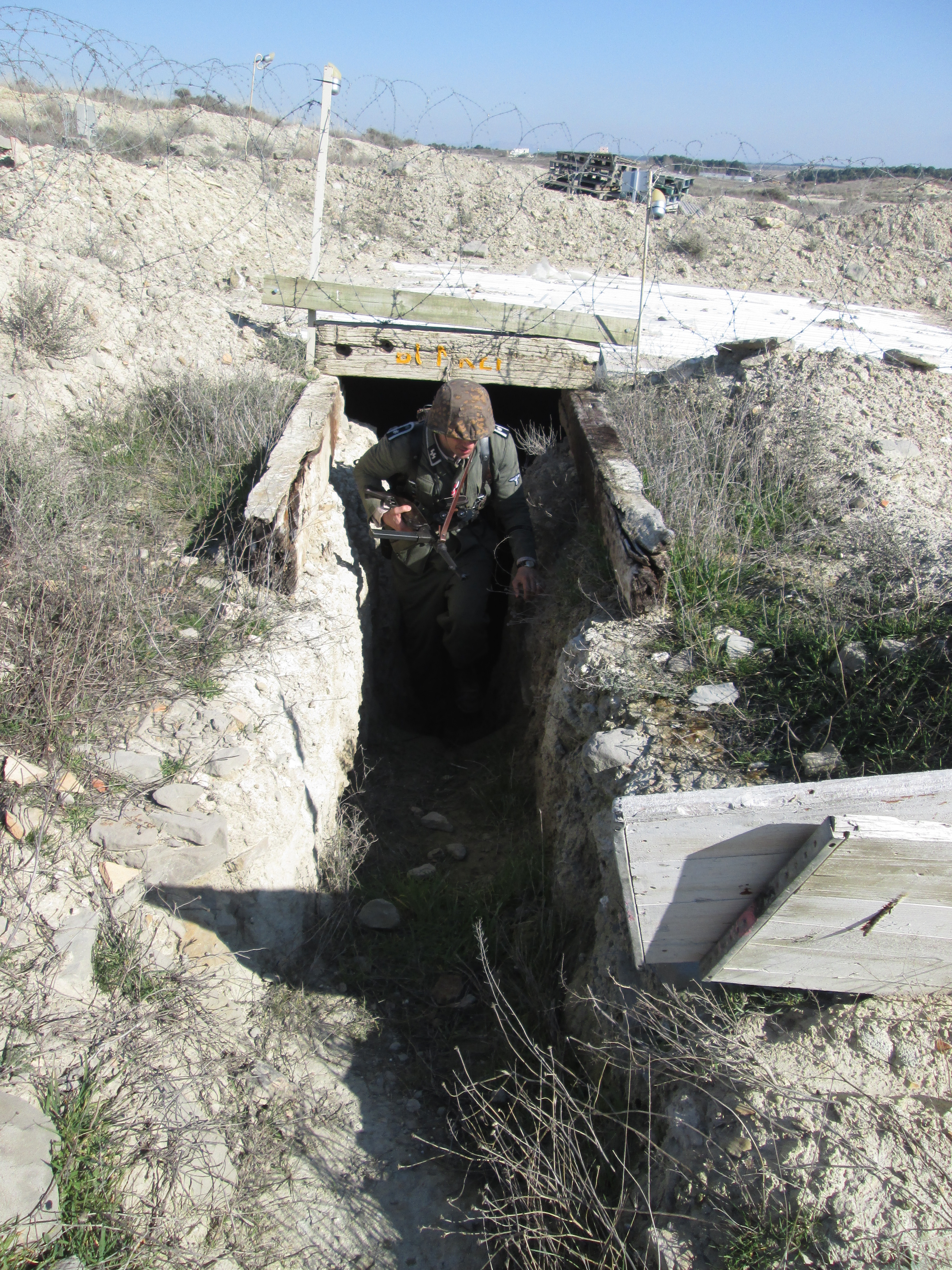 9. Pasadizo alemán al interior de la trinchera.