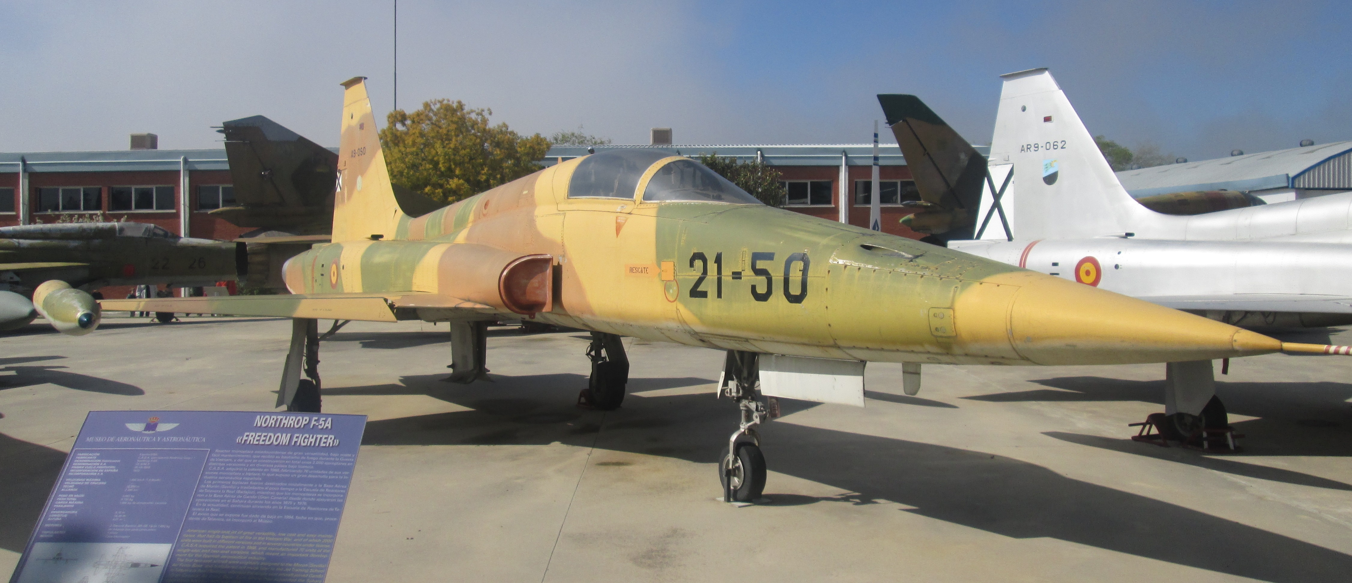 25. Caza estadounidense F-5 (España, Guerra Fría).
