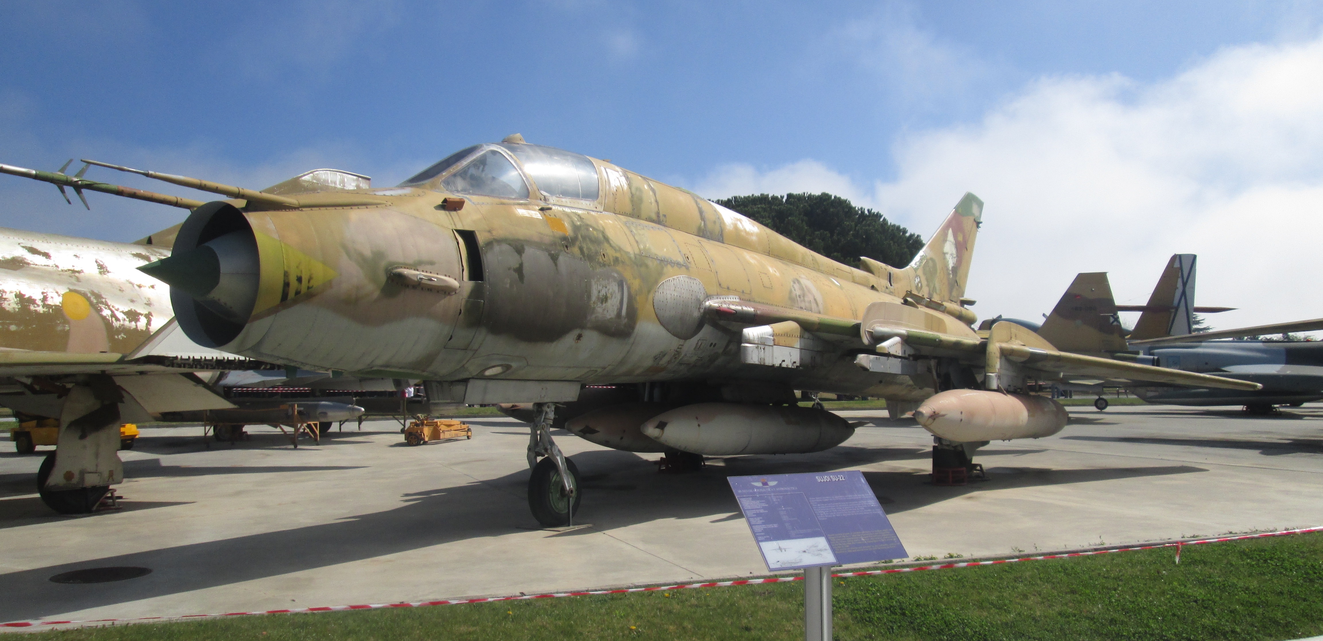 27. Caza SUJOI SU-22 (Unión Soviética, Guerra Fría).