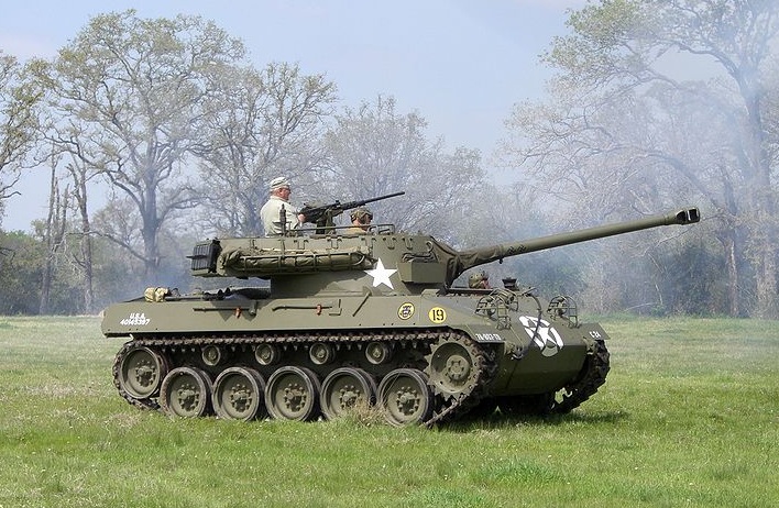 800px-M18_hellcat_side