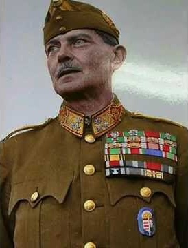 General Gusztáv Jány con oficiales húngaros en la Segunda Guerra Mundial.